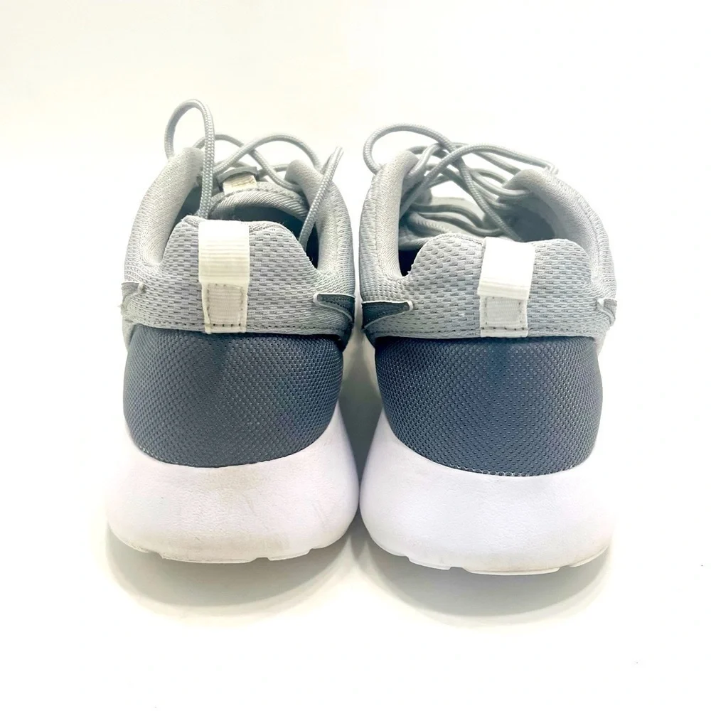 Nike Roshe One (GS) Wolf Grey White Youth Size 6Y 599728-028 Running